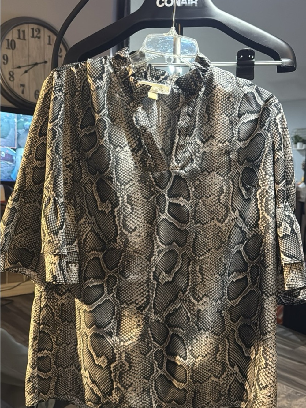 Michel Kors women’s snake skin print ruffle sleeve women’s large#252